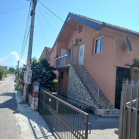 Traveler'S Rest - Near Podgorica Airport Hostel Mitrovici  Екстериор снимка