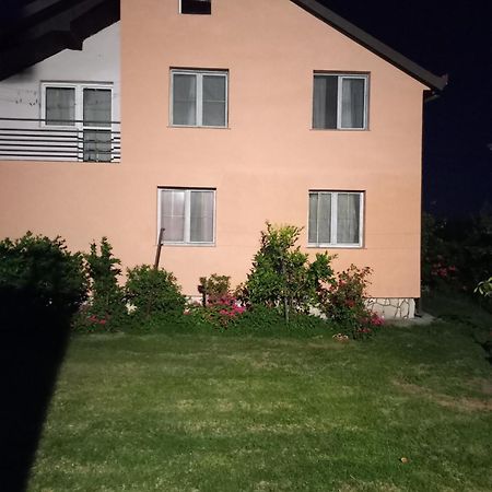 Traveler'S Rest - Near Podgorica Airport Hostel Mitrovici  Екстериор снимка