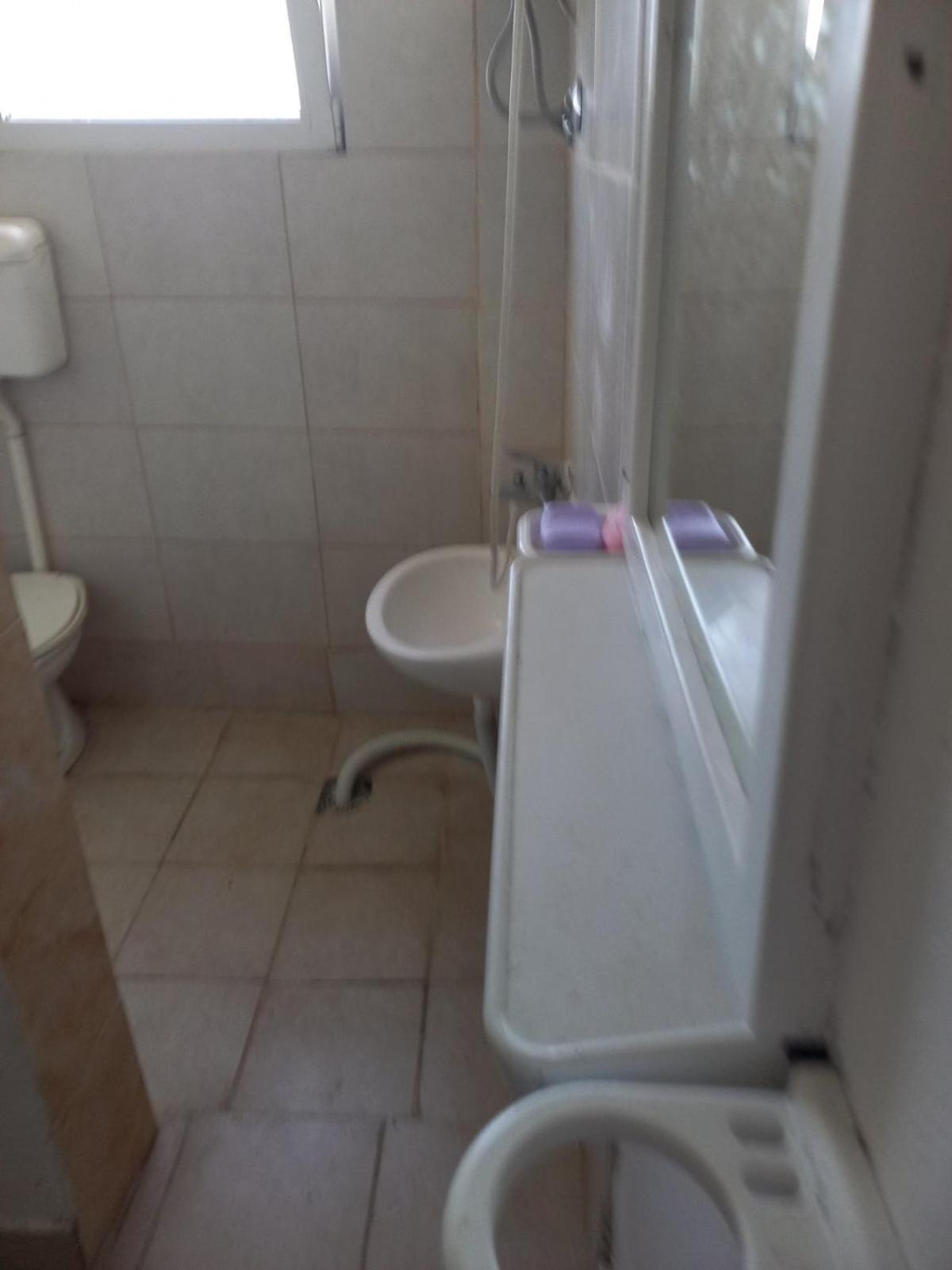 Traveler'S Rest - Near Podgorica Airport Hostel Mitrovici  Екстериор снимка