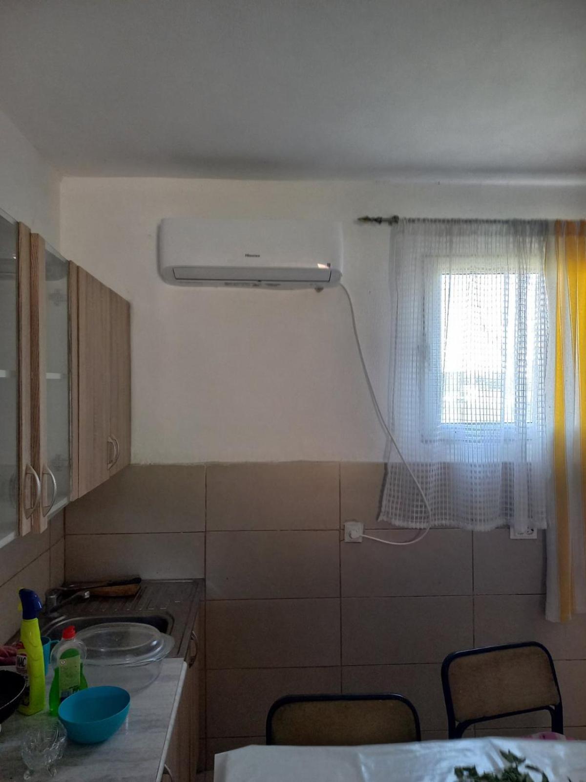 Traveler'S Rest - Near Podgorica Airport Hostel Mitrovici  Екстериор снимка