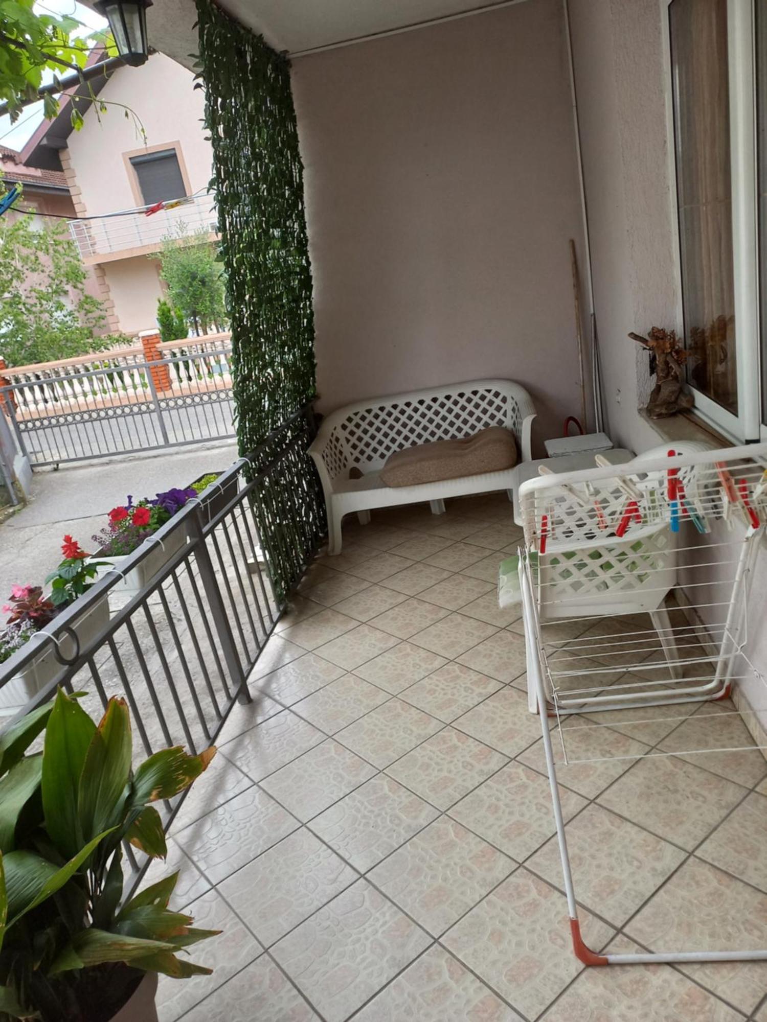 Traveler'S Rest - Near Podgorica Airport Hostel Mitrovici  Екстериор снимка
